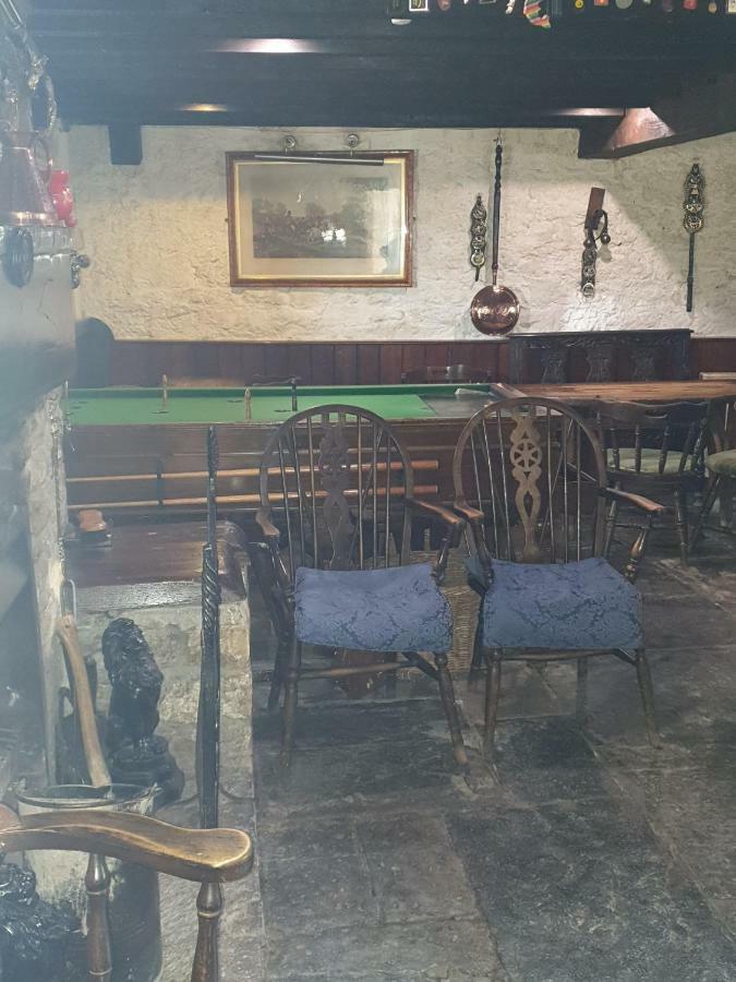 The Old Red Lion Hotel Bruton Kültér fotó