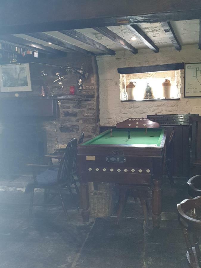 The Old Red Lion Hotel Bruton Kültér fotó